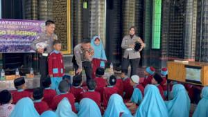 Seputar-Polri-Ditlantas-Polda-Bengkulu-gelar-Police-Go-To-School.jpg