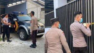 Sosok-ASN-di-Ponorogo-yang-Jasadnya-Ditemukan-di-Rumahnya-Bersama-Bocah-10-Tahun-Dikenal-Tertutup.jpg