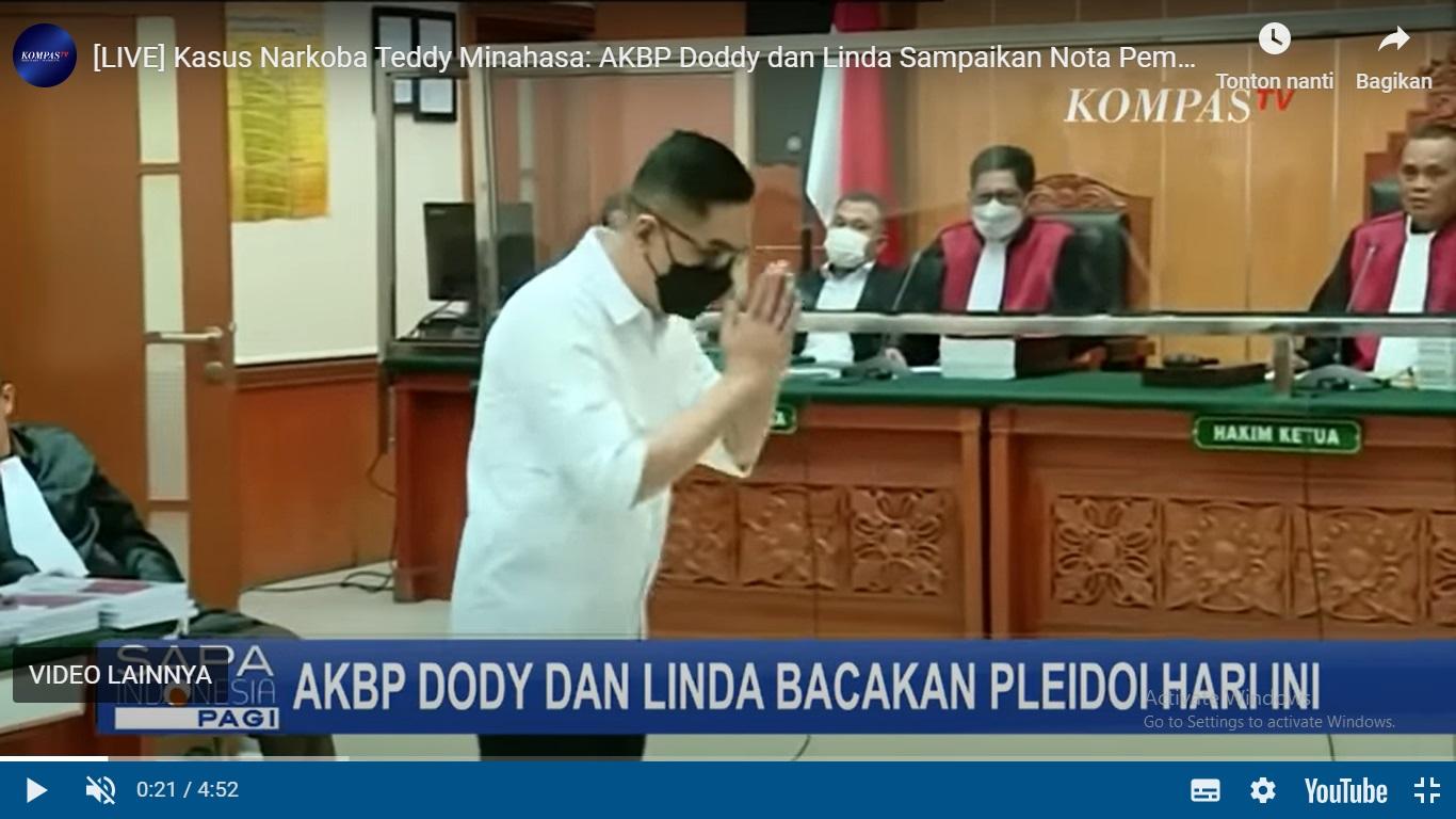 Isak Tangis AKBP Dody Prawiranegara Baca Pembelaan Gambarkan Ketakutan Pada Irjen Teddy Minahasa
