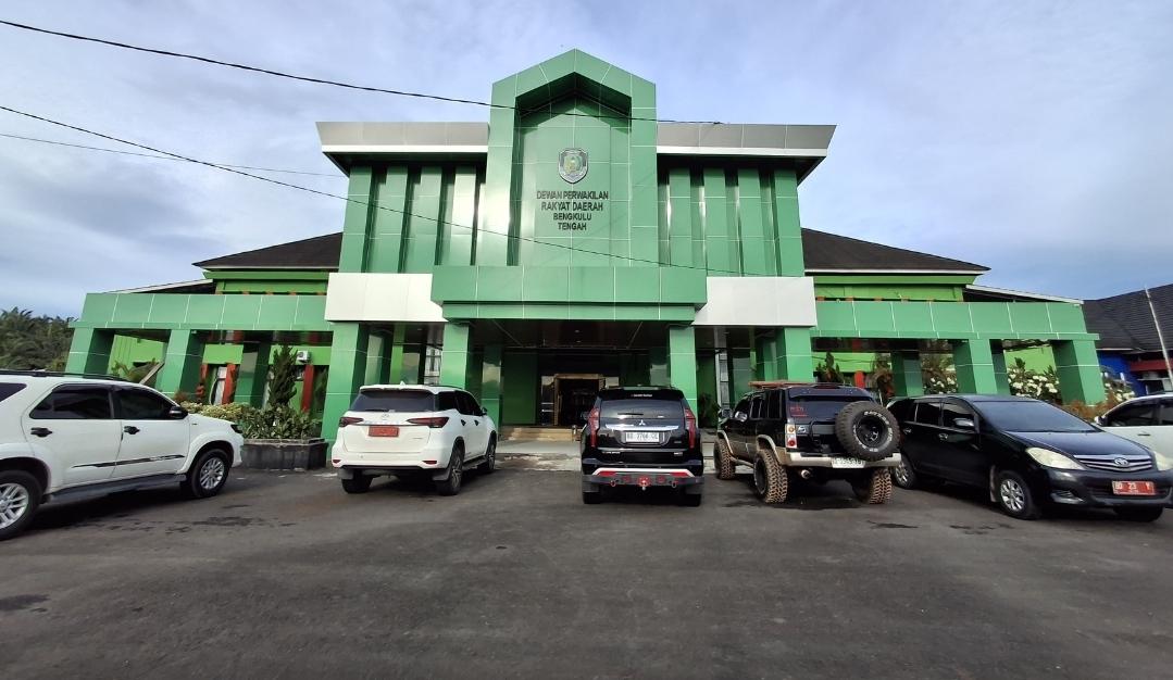 APBD-2026-Merosot-DPRD-Minta-Pemkab-Bengkulu-Tengah-Bentuk-OPD-Pengelola-PAD.jpg