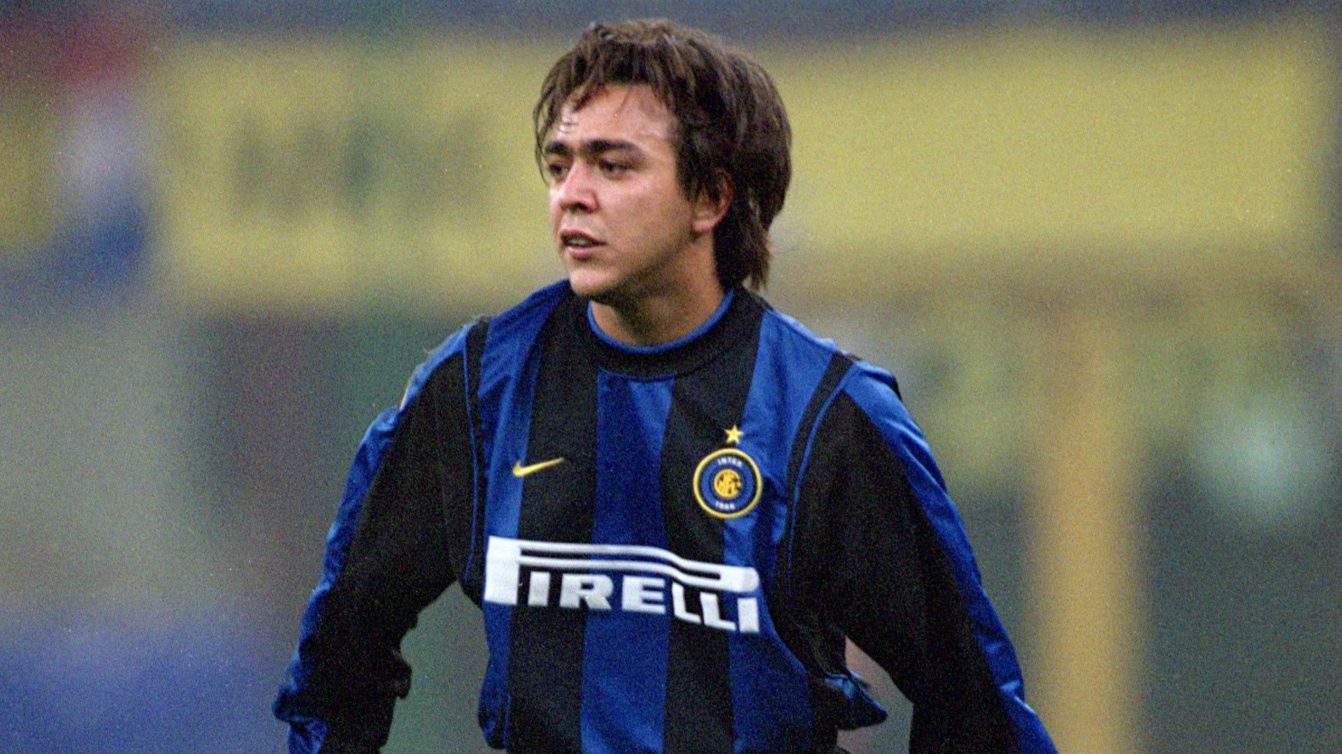 Alvaro-Recoba-Karir-di-Inter-Milan-Sangat-Singkat-Tapi-Penampilannya-Tak-Pernah-Terlupakan.jpg