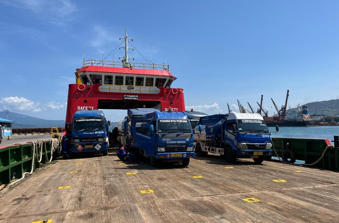 Menembus Ombak Demi Energi: Cerita di Balik Distribusi BBM ke Pulau Enggano