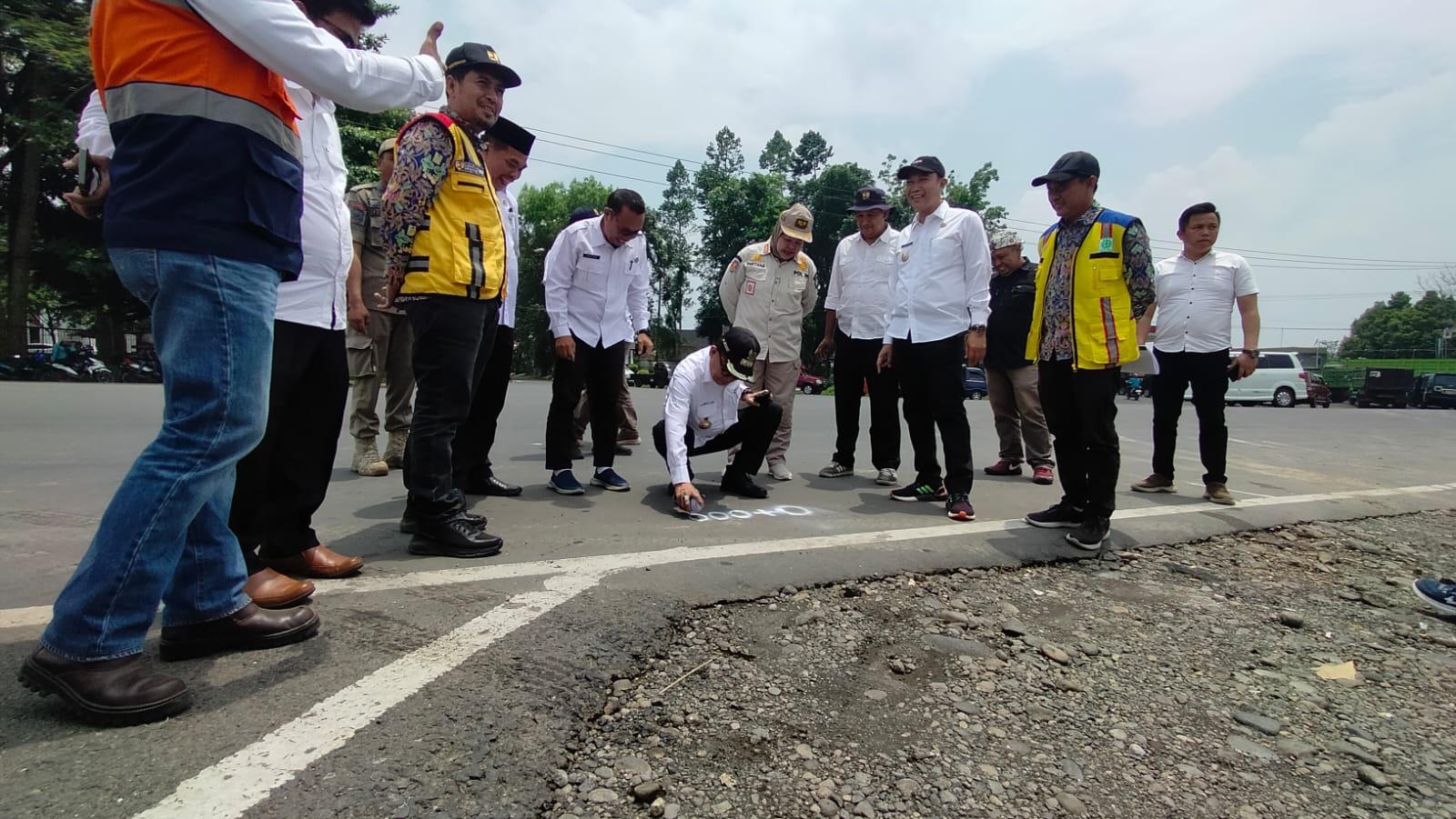 Bupati Kepahiang Hidayatullah Sjahid Tetapkan Titik Nol 2 Paket Jalan dari Dana Inpres Rp 48 Miliar