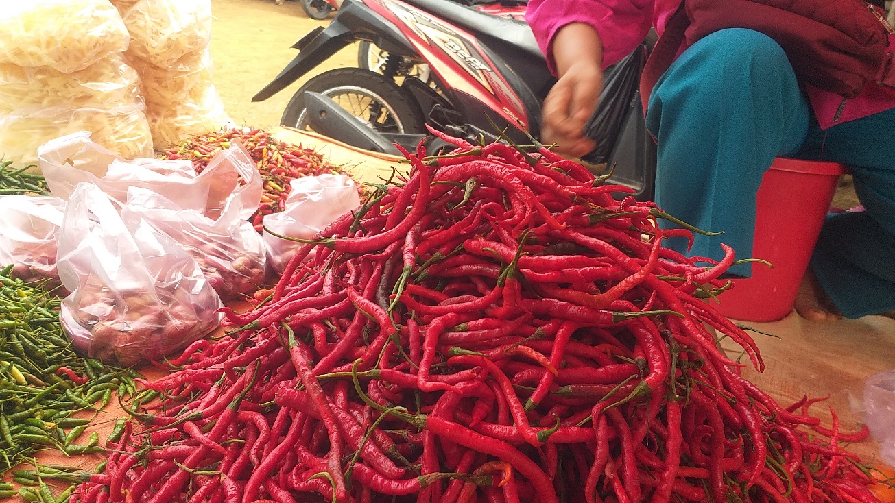 Cabai-merah-alami-kelonjakan-harga-jelang-akhir-tahun-2023-kini-tembus-Rp-100-ribu.jpg