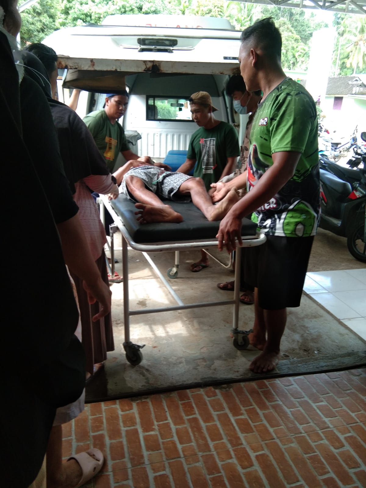 Pria Muda di Kaur Nyaris Tewas Ditusuk Kakak Kandung Pakai Sajam Saat Hendak Makan Siang