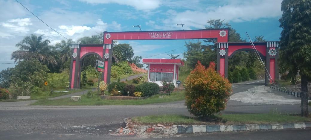 Gerbang-kantor-bup-Seluma.jpg