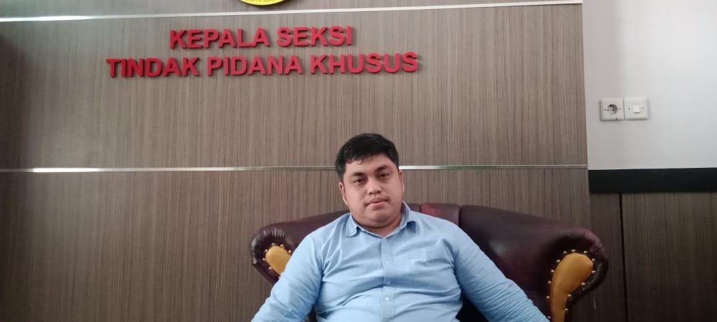 Kejari Seluma Kembalikan Barang Bukti Uang Rp 27 Juta ke Korban OTT SK PPPK Nakes