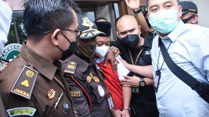 Sesuai Tuntutan Jaksa, Keluarga Korban Berharap Herry Wirawan Dihukum Mati