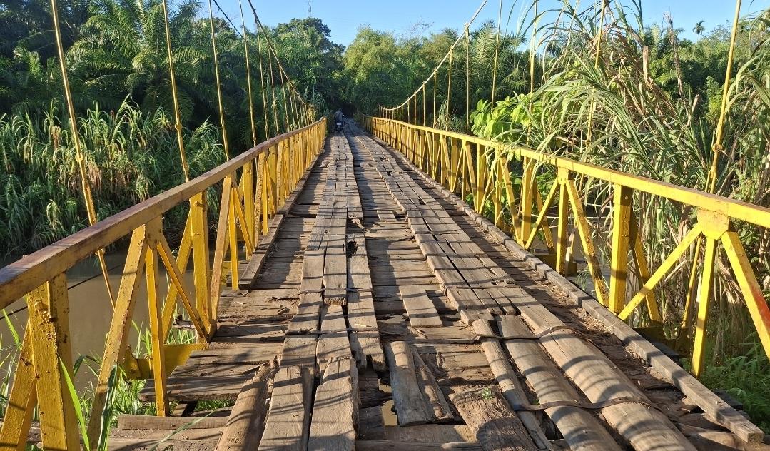 Jembatan-Gantung-di-Taba-Pasmah-Mulai-Rusak-Warga-Minta-Segera-Diperbaiki.jpg