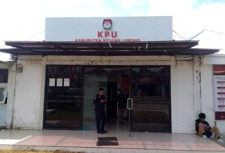 Kantor-KPU-Rejang-Lebong-22-jan.jpg