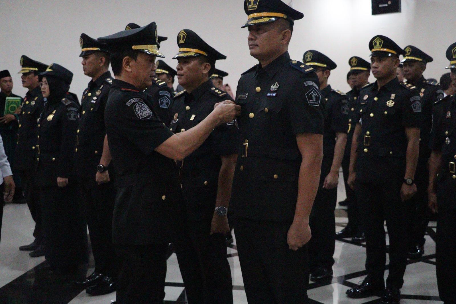 Kakanwil Kemenkumham Bengkulu Tekankan Integritas dan Etos Kerja saat Lantik 18 Pejabat Administrasi