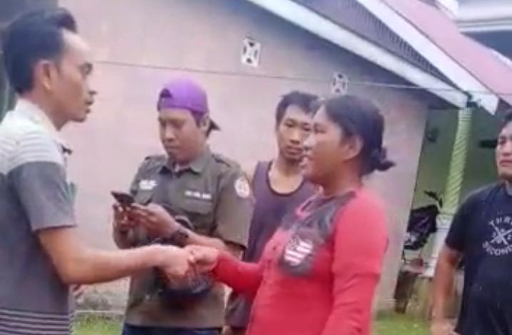 BREAKING NEWS: Dikira Penculik Anak, Seorang Wanita di Kaur Diamankan Warga