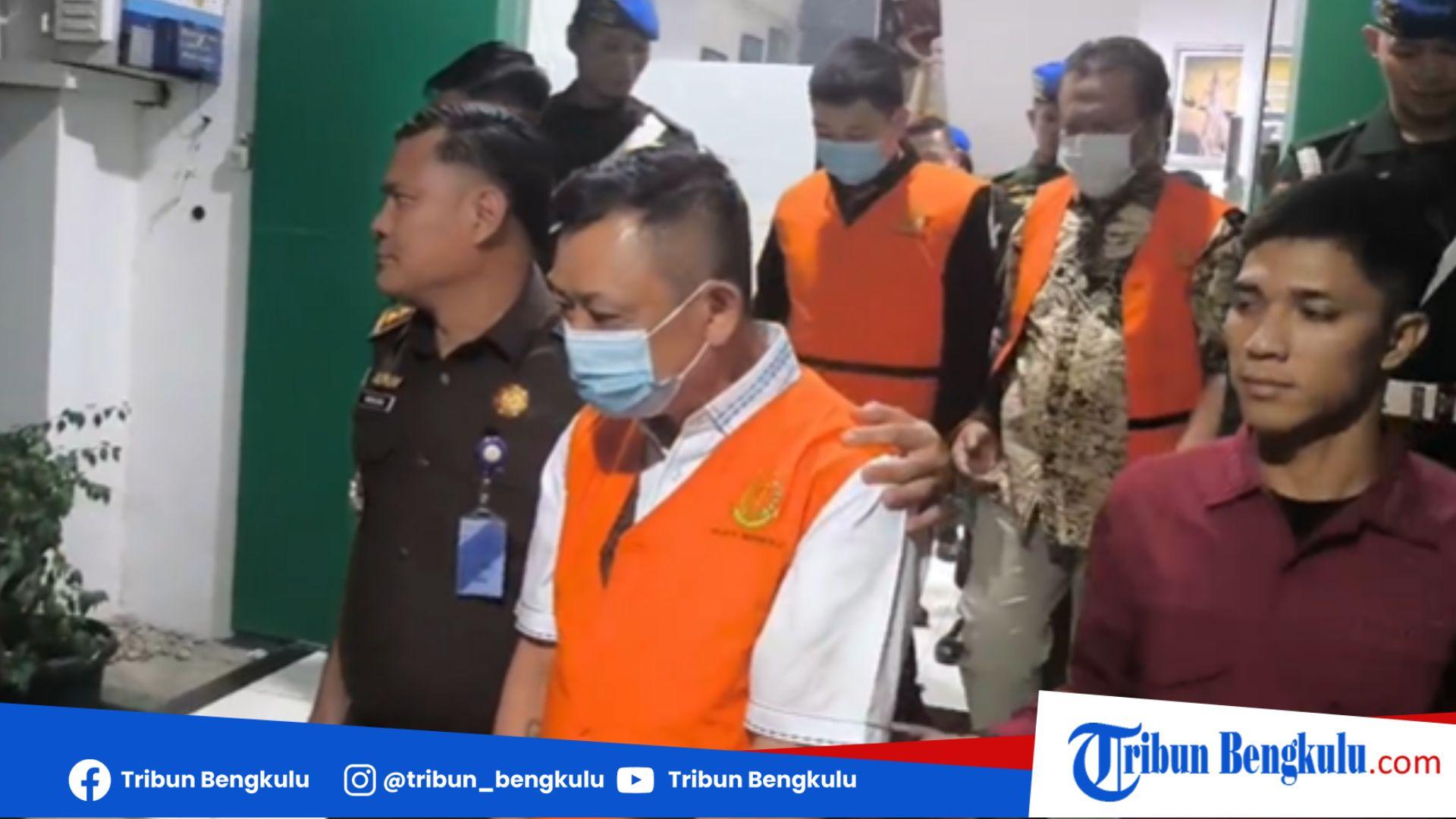 Bongkar Skandal Tambang Rp 500 Miliar Bebby Hussy Anaknya Dan 3 bongkar-skandal-tambang-rp-500-miliar-bebby-hussy-anaknya-dan-3