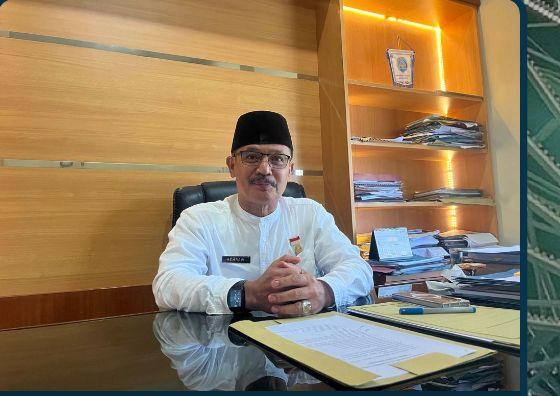 Kepala-BKPSDM-Kota-Bengkulu-Acrhawi-ketika-diwawancarai.jpg
