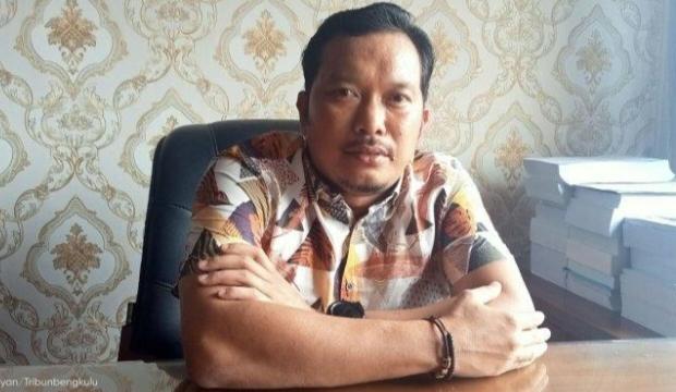 Ketua-DPRD-Seluma-Nofi-Eriyan-Andesca-pemkab-Seluma-segera-membantuk-satgas-elpiji-3-kilogram.jpg