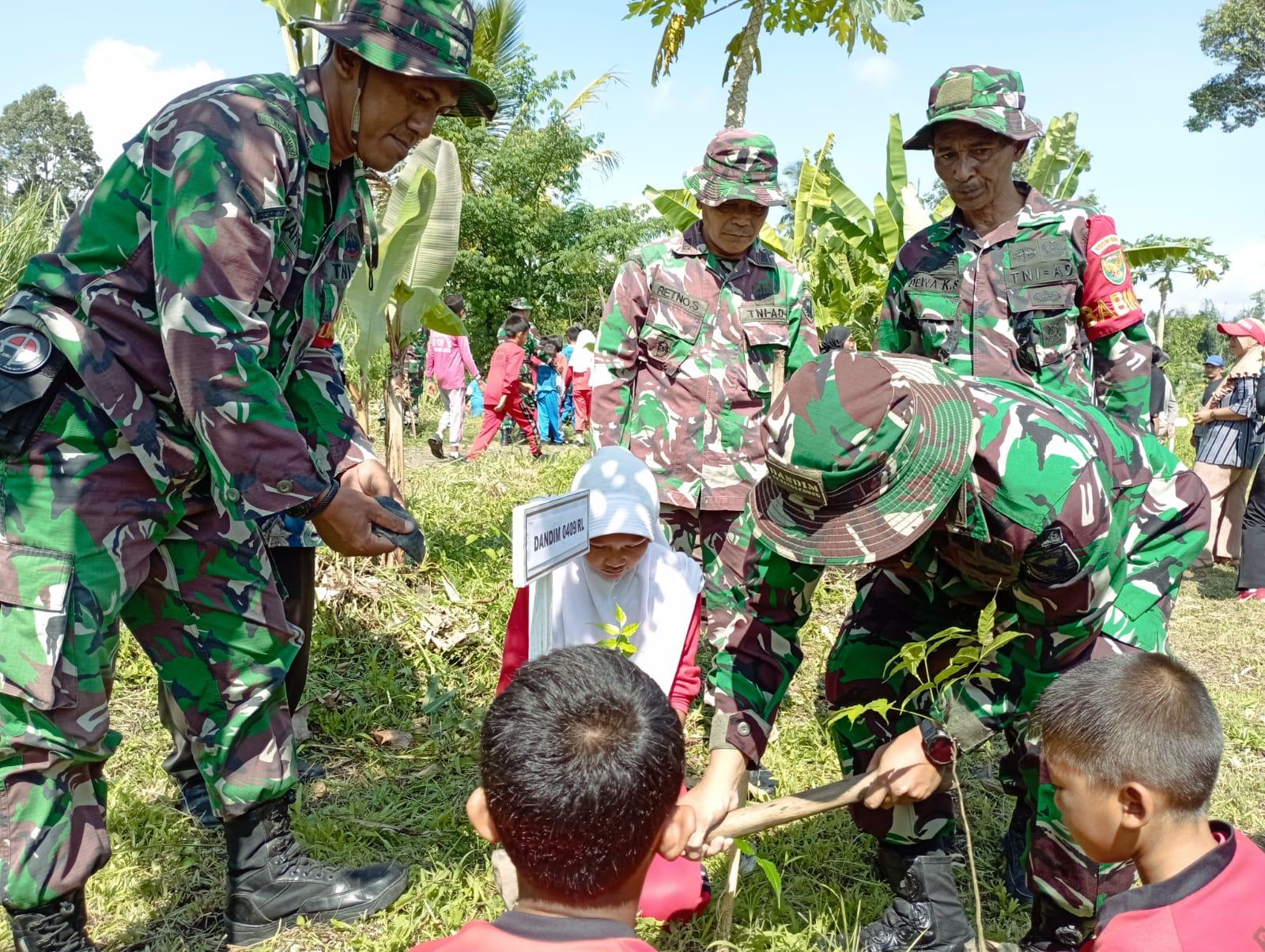 Kodim 0409 Rejang Lebong Tanam 250 Bibit Bambang Lanang di Desa Suro Bali Kepahiang