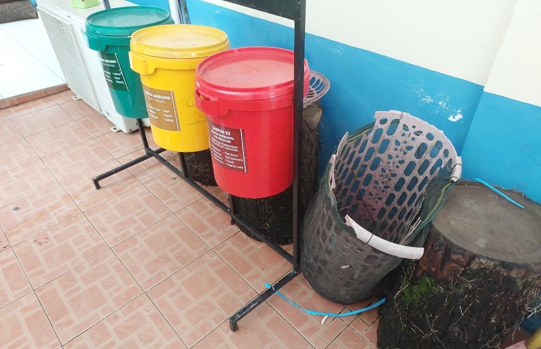 Kotak-sampah-di-DLH-kota.jpg