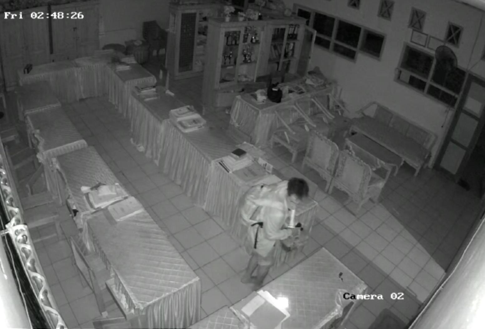 Aksi Pria di Bengkulu Bobol Sekolah Terekam CCTV, Aset Sekolah dan Tabungan Siswa Raib