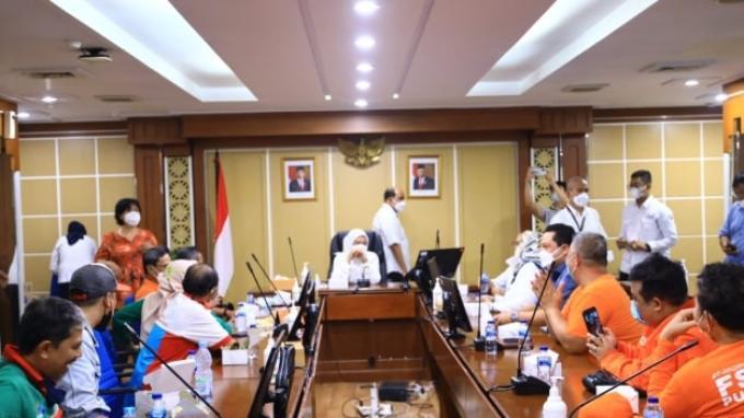 Menaker Ida Fauziyah Pertanyakan Ketidakhadiran Said Iqbal saat Dialog