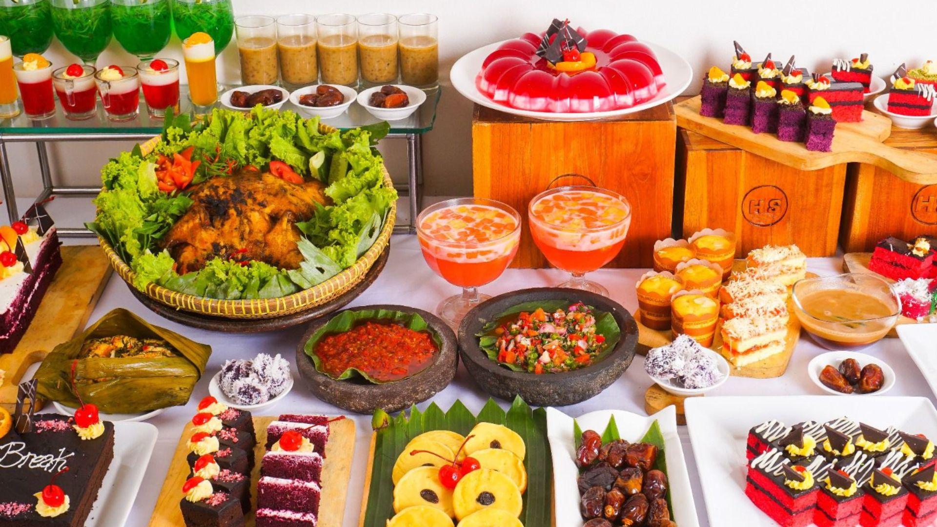Menu-Berbuka-di-Hotel-Santika-ds.jpg
