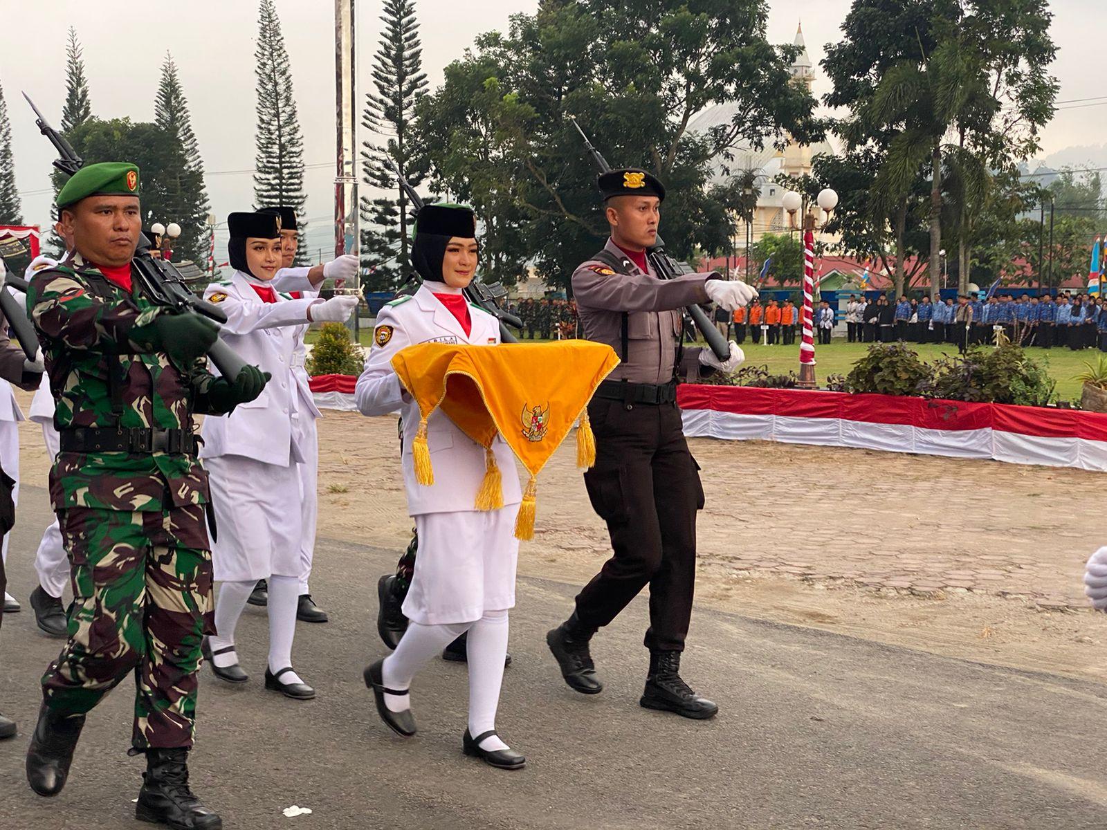 Cerita Nabila Anak Kuli Bangunan di Kepahiang yang Menjadi Baki saat Upacara Penurunan Bendera