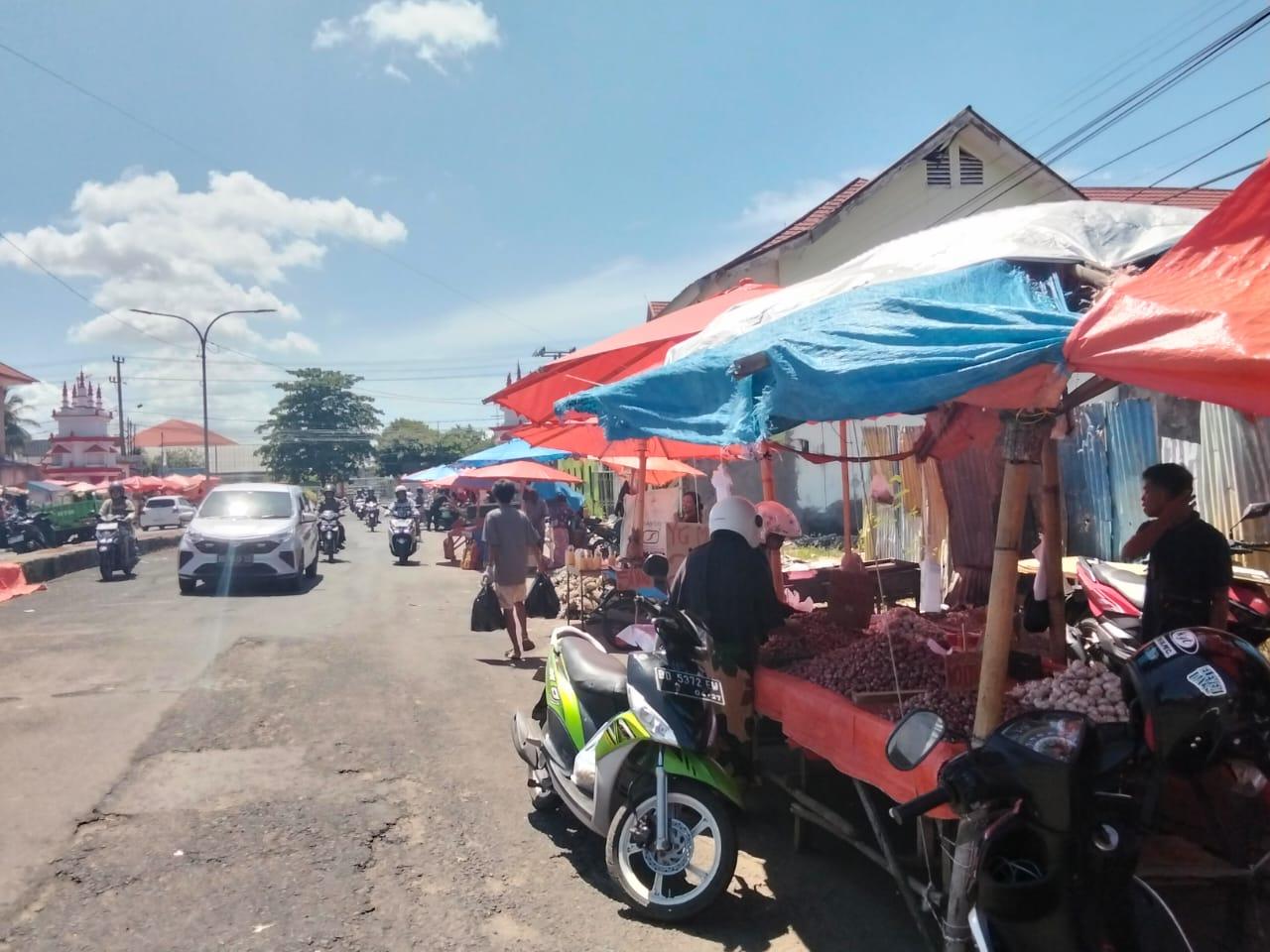 PENERTIBAN-PEDAGANG-PASAR-MINGGU.jpg