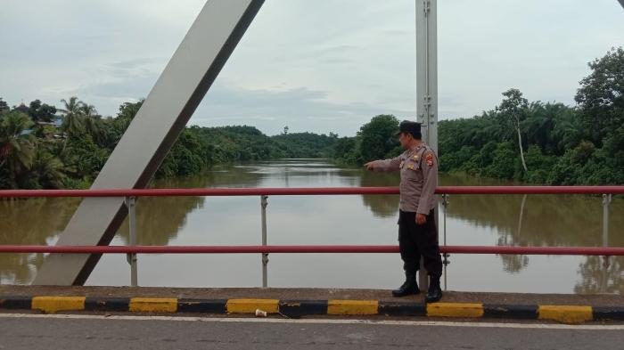 Banjir Bandang Lebong Diprediksi Bermuara di Bengkulu Utara, Polisi Cek Debit Sungai Ketahun