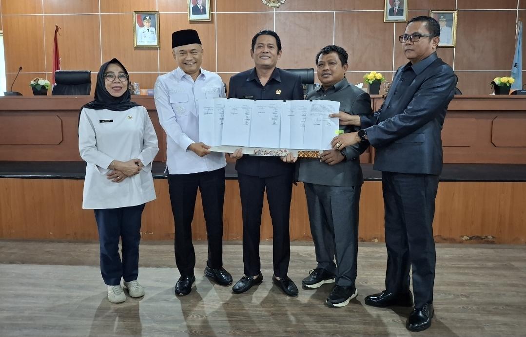Pembahasan-APBD-2026-Masuki-Tahap-Akhir-Bupati-Bengkulu-Tengah-Tekankan-Efisiensi.jpg