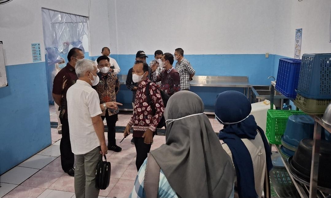 Pemkab-Bengkulu-Tengah-Sidak-Dapur-MBG-Operasional-Dihentikan-Sementara.jpg