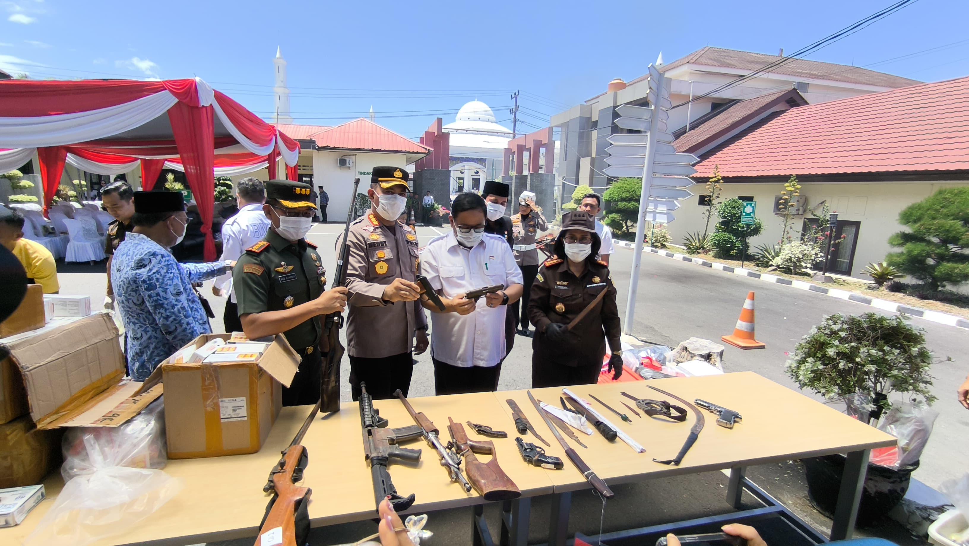 Pemusnahan-Barang-Bukti-di-Kejari-Bengkulu-Ada-Senjata-Api-Hingga-Narkoba.jpg