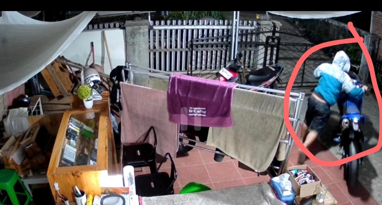 Pencuri-terekam-cctv-pematang-Gubernur.jpg