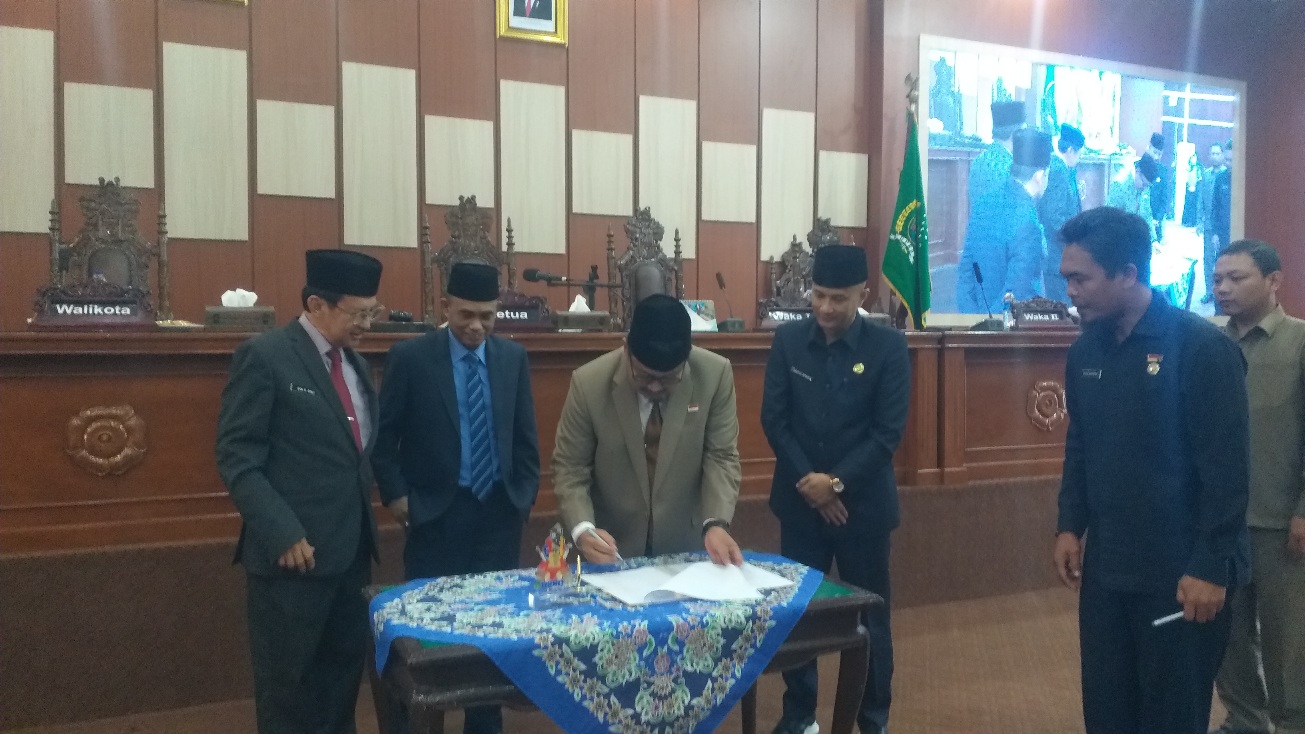 Pengesahan-perda-APBD-Kota-Bengkulu-2024.jpg