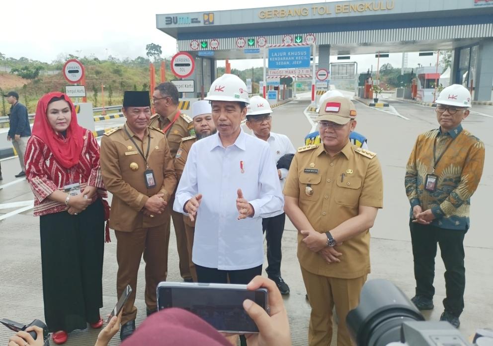 Peresmian-tol-oleh-presiden-Jokowi-di-bkl.jpg