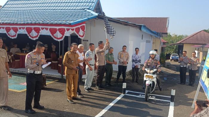 Polres Bengkulu Utara Terapkan Praktik Ujian SIM C dengan Lintasan S, Langsung Sosialiasi ke Pelajar