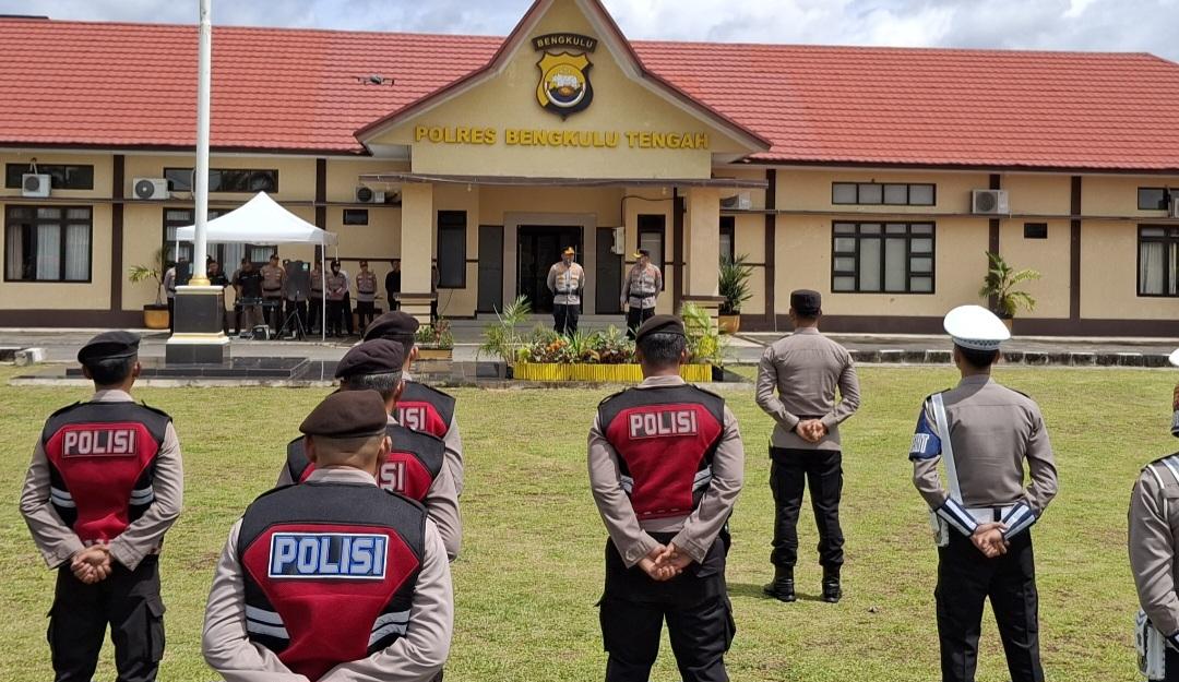 Pisah-Sambut-Kapolres-Bengkulu-Tengah-AKBP-Totok-Handoyo-Minta-Personil-Bersikap-Profesional.jpg