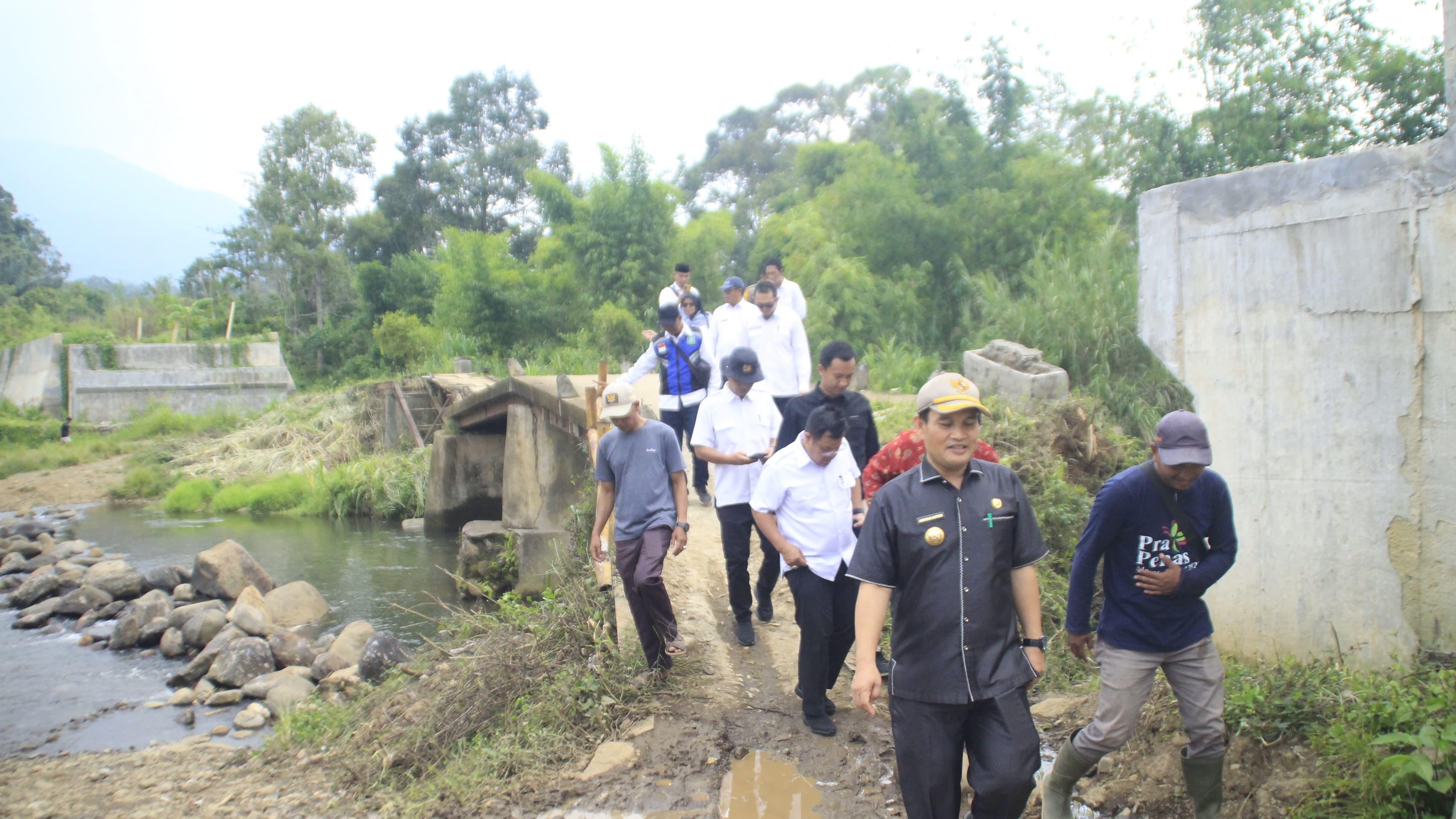 Pjs Bupati Rejang Lebong Sambangi Kecamatan Sindang Beliti Ilir, Pantau Situasi-Kunjung Warga - Pjs-bupati-ke-SBI.jpg