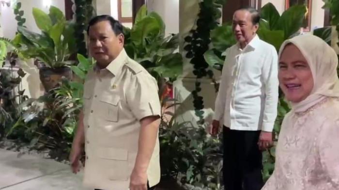 Presiden-RI-Prabowo-Subianto-saat-datang-ke-rumah-Presiden-ke-7-RI-Joko-Widodo-Jokowi-di-Solo.jpg