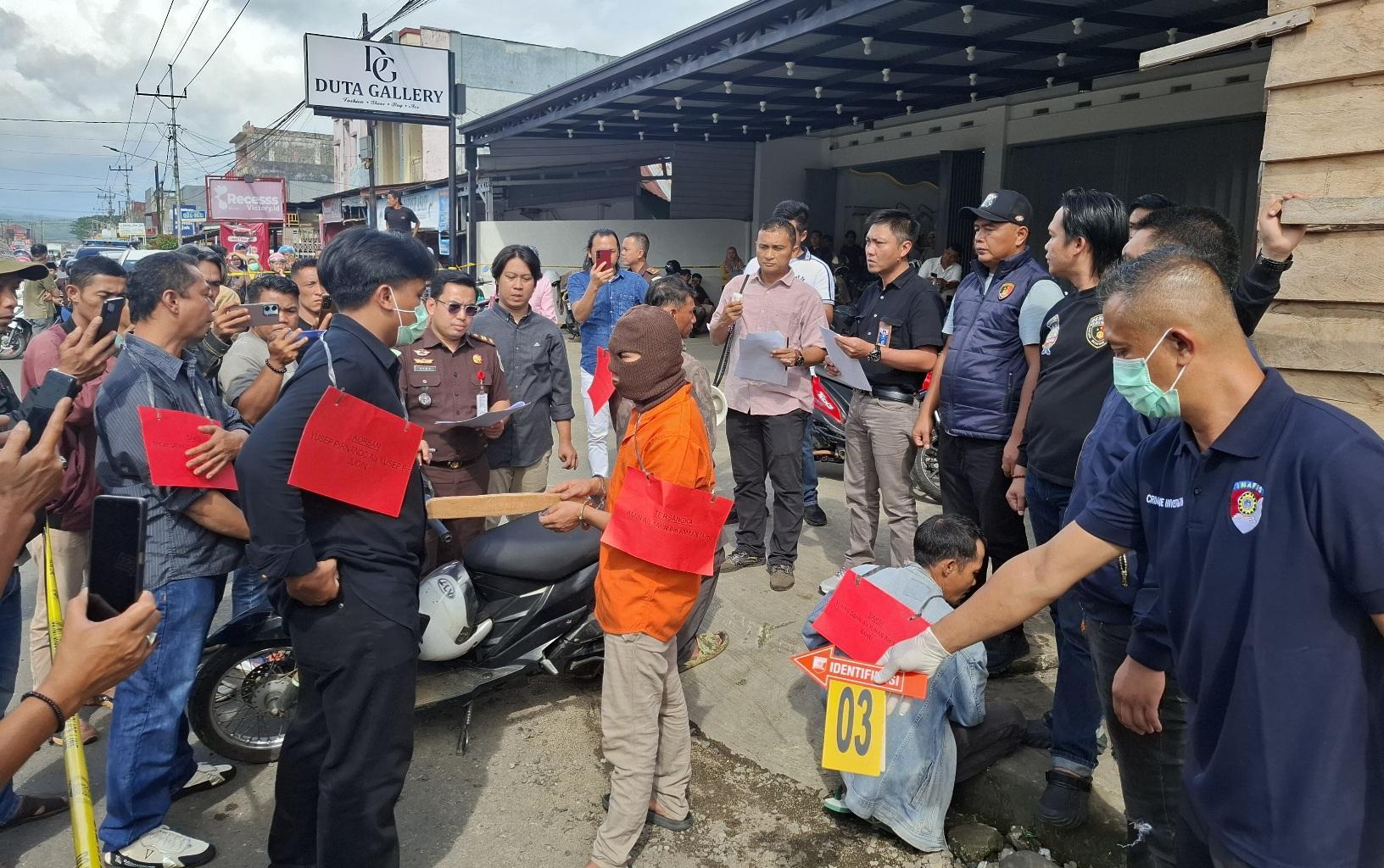14 Adegan Diperagakan dalam Rekonstruksi Kasus Penusukan Bos Es Krim Kepahiang