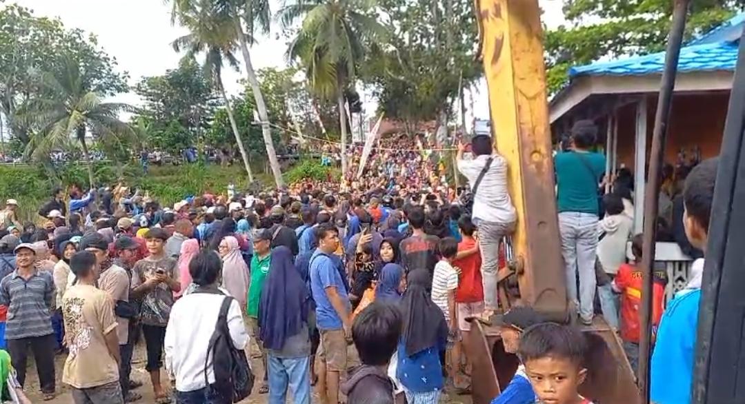 Ricuh Pembagian Ikan Gratis, Pj Walikota Bengkulu Arif Gunadi Apresiasi Gerak Cepat Petugas Ambulans