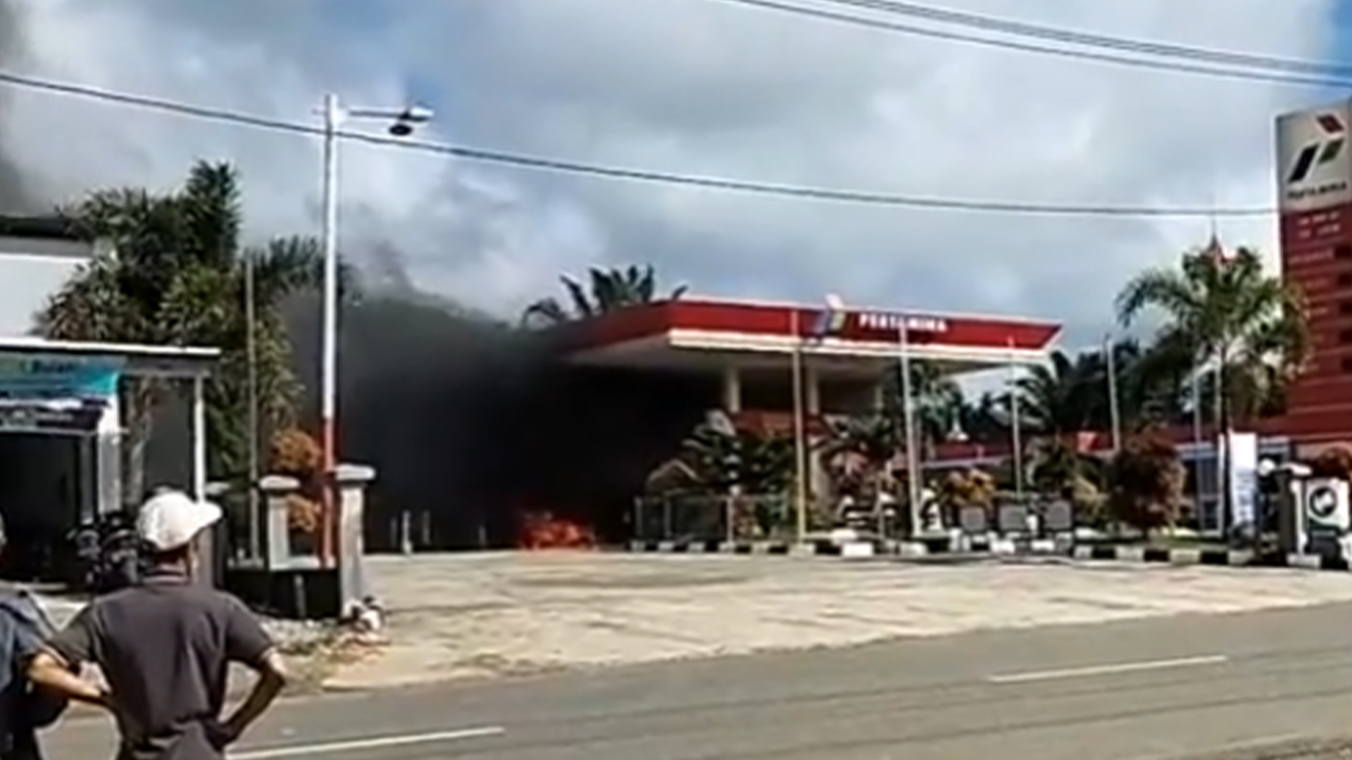 SPBU Tunggang di Mukomuko Terbakar, Penyebab Api Belum Diketahui