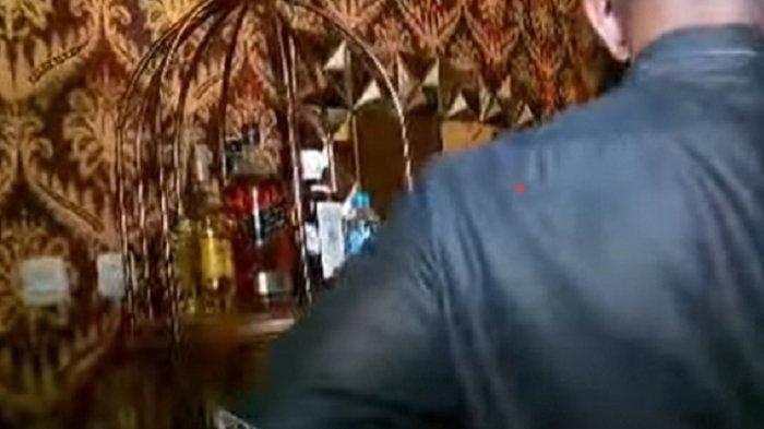 Sejumlah-minuman-beralkohol-terlihat-di-rumah-dinas-Ferdy-Sambo.jpg