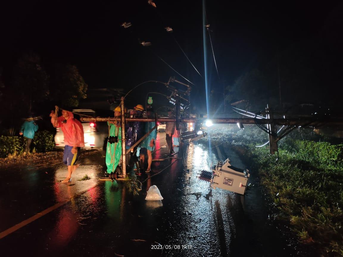 Tiang-listrik-roboh-di-Kepahiang.jpg