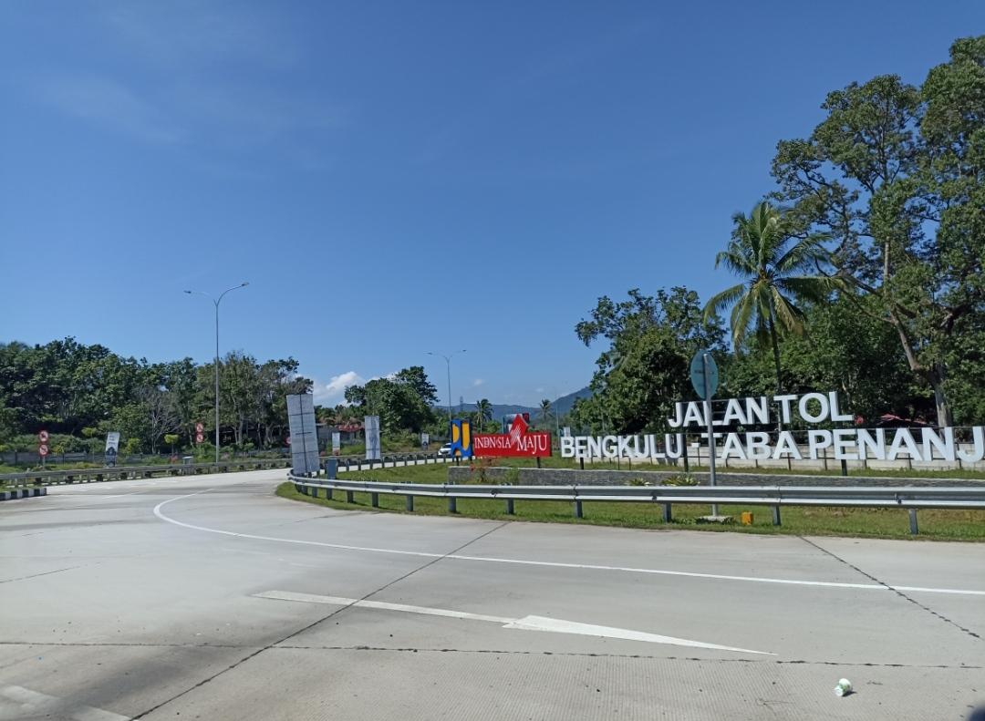 Tol-Bengkulu-benteng.jpg