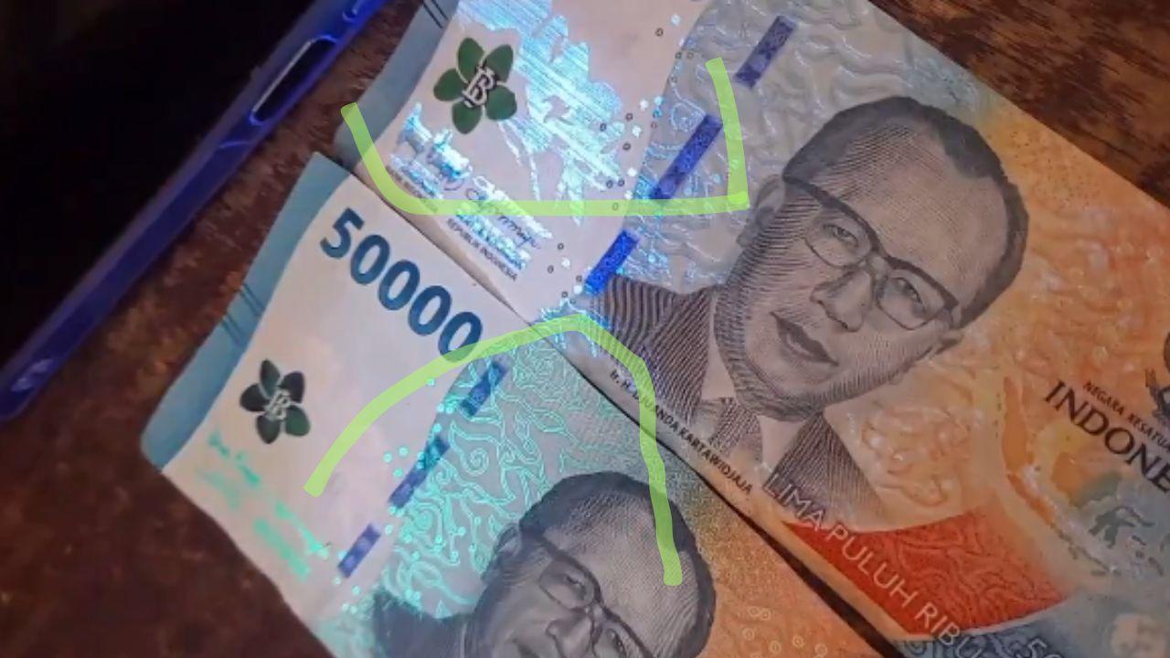 Uang-Palsu-UIN-Makassar-Ternyata-Juga-Bisa-Bersinar-Disinari-UV-Terus-Apa-Bedanya.jpg
