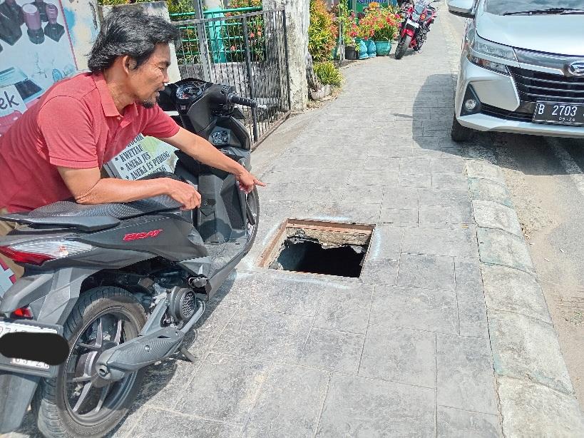 Besi Penutup Drainase Jalan Kapuas Kota Bengkulu Digondol Maling, Sempat Buat Anak Kecil Jatuh