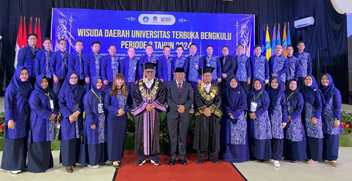 602 Mahasiswa UT Bengkulu Diwisuda, Direktur Yusrizal: Jadi Agen Perubahan dan Inovatif