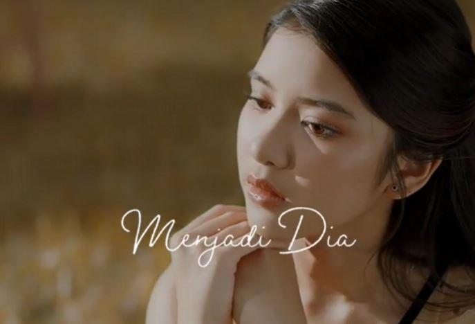 lirik-lagu-tiara-andini-menjadi-dia.jpg