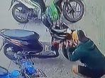 Aksi-Pencuri-motr-terekam-cctvv.jpg