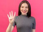 Arti-Kata-Salam-4-Jari-Bahasa-Gaul-Viral-di-Twitter-Apa-Kaitannya-dengan-Pilpres-2024.jpg