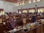 Berita-kursi-kosong-dord.jpg